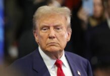 Вечірка Гетсбі Трампа відбулася за кілька годин до того, як програма SNAP була закрита, і в Інтернеті це називають моментом США «Нехай їдять торт»