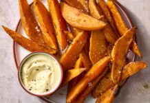 Хрумкі смажені часточки солодкої картоплі: просте керівництво