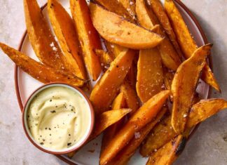 Хрумкі смажені часточки солодкої картоплі: просте керівництво