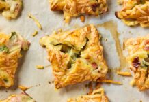 Пиріжки з Шинкою та Сиром: Ідеальне Доповнення до Бранча