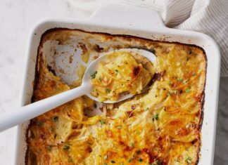 Кремові Картопляні Запіканки з Чеддером: Класична Затишна Страва