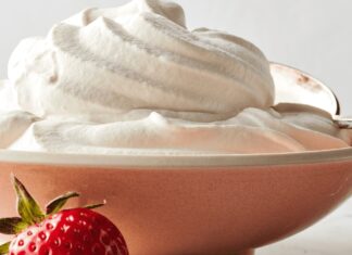 Мистецтво приготування домашнього збитих вершків: простий посібник з 3 інгредієнтів