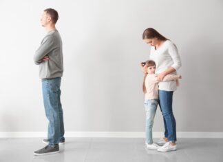Почему ваш ребенок может предпочитать одного из родителей (и почему это нормально)